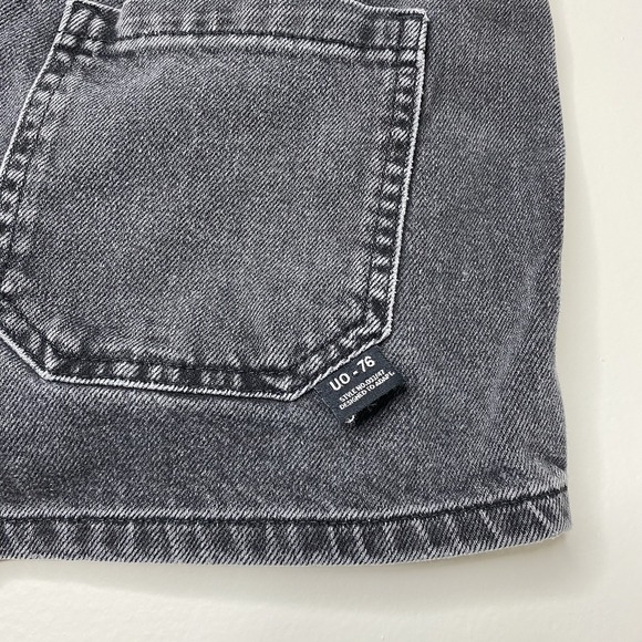 Urban Outfitters BDG High-Rise Carpenter Women's Shorts Black Button Fly Sz 26 - Picture 4 of 14